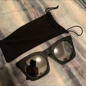 Shakas Sunglasses w interchangable pieces.